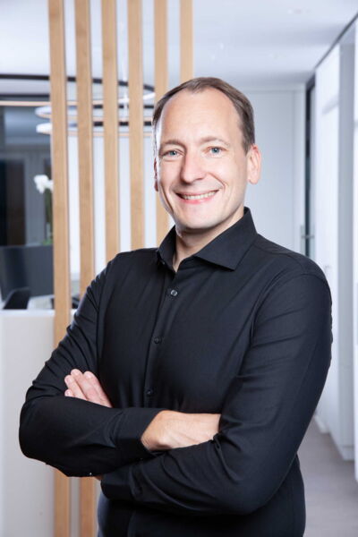 Zahnarzt Philipp Ballhausen in zivil